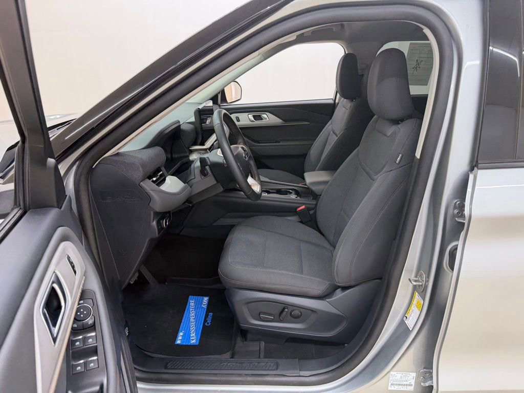 Used 2025 Ford Explorer Active image 22