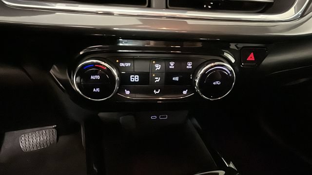 Used 2024 Chevrolet Trax ACTIV FWD image 22