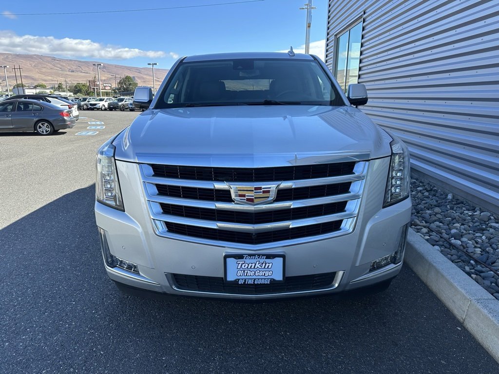 Used 2020 Cadillac Escalade Luxury image 10