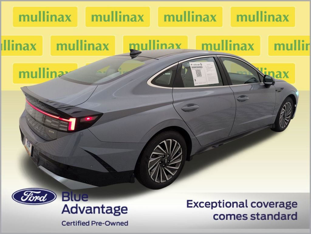 Used 2025 Hyundai Sonata Limited FWD image 3