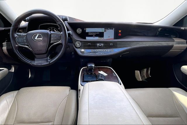 Used 2018 Lexus LS 500 w/ Accessory Package (Z2) image 14