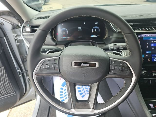 Used 2024 Jeep Grand Cherokee L Limited image 16