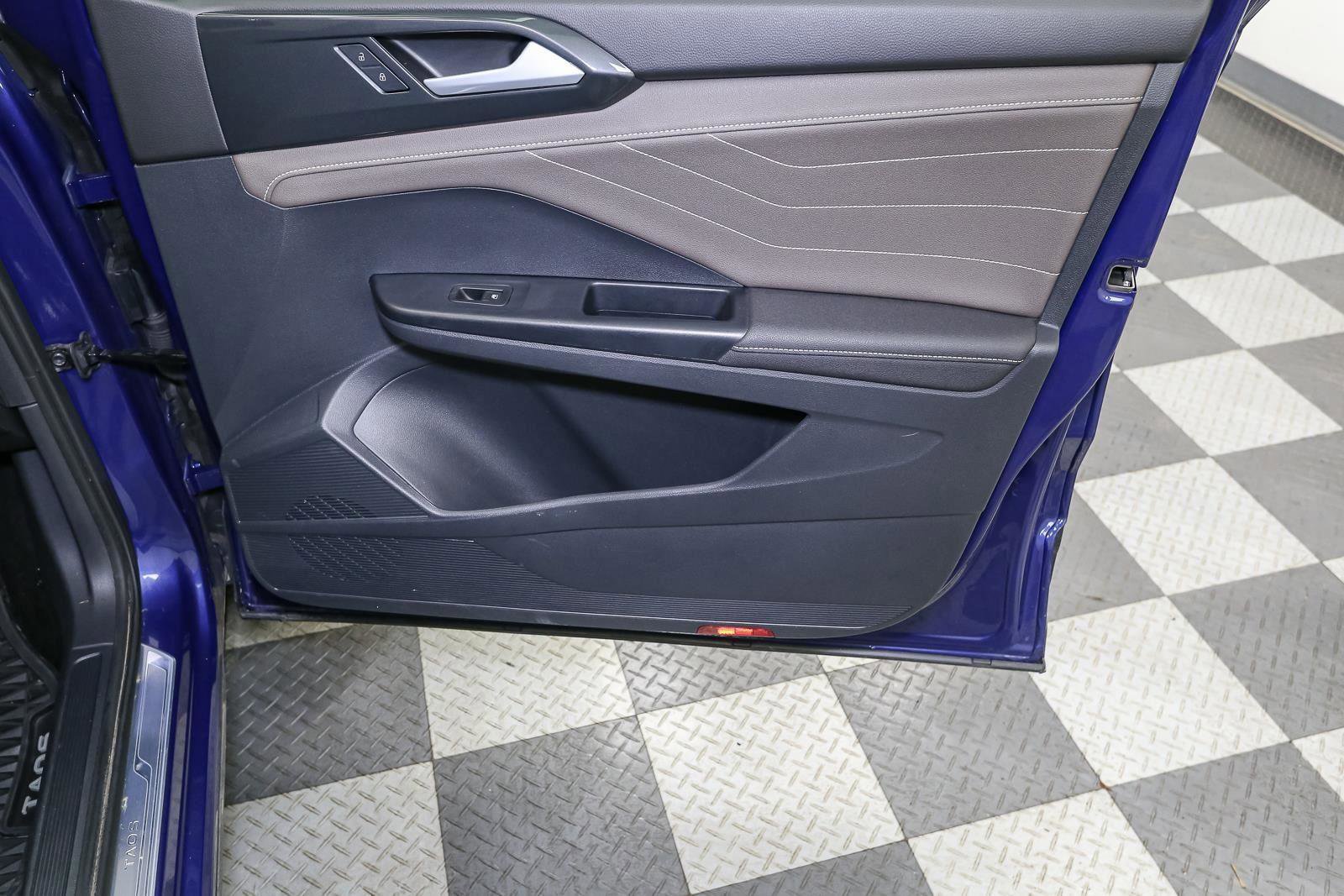 Certified 2024 Volkswagen Taos SEL image 22