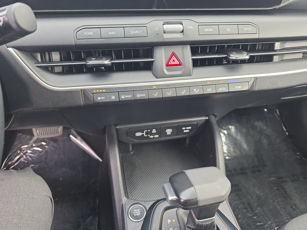 Used 2025 Kia K4 FWD image 17