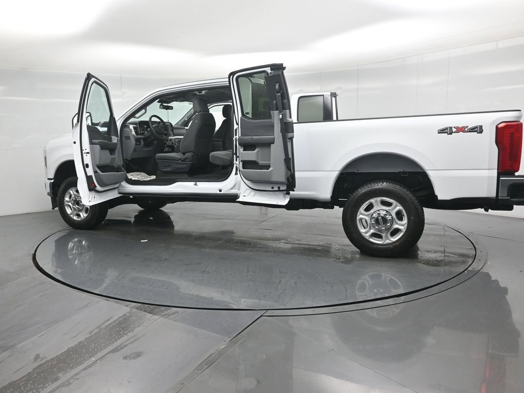 New 2026 Ford F350 XLT image 33