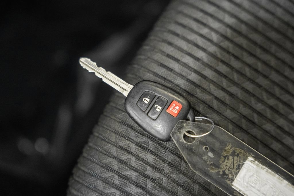 Used 2020 Toyota 4Runner TRD Off-Road AWD/4WD image 45