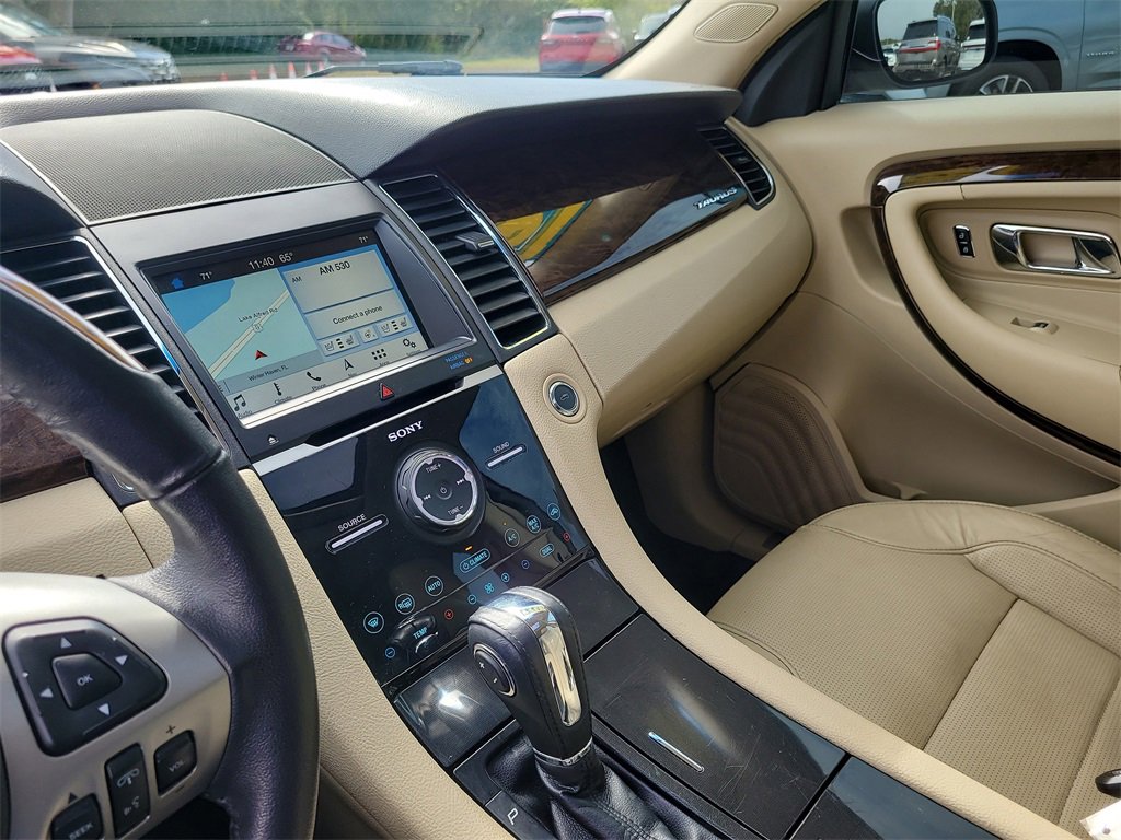 Used 2018 Ford Taurus Limited image 20