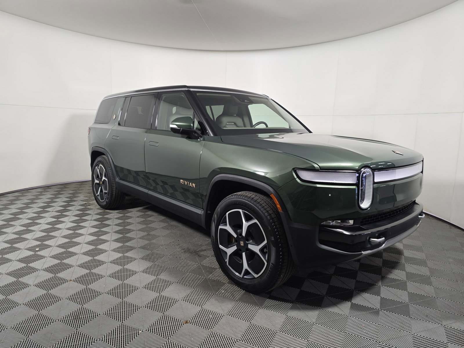 Used 2022 Rivian R1S Launch Edition image 7