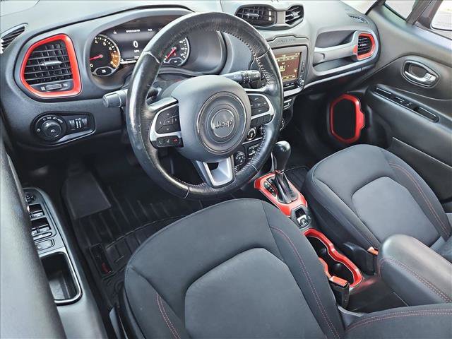 Used 2017 Jeep Renegade Trailhawk AWD/4WD image 10