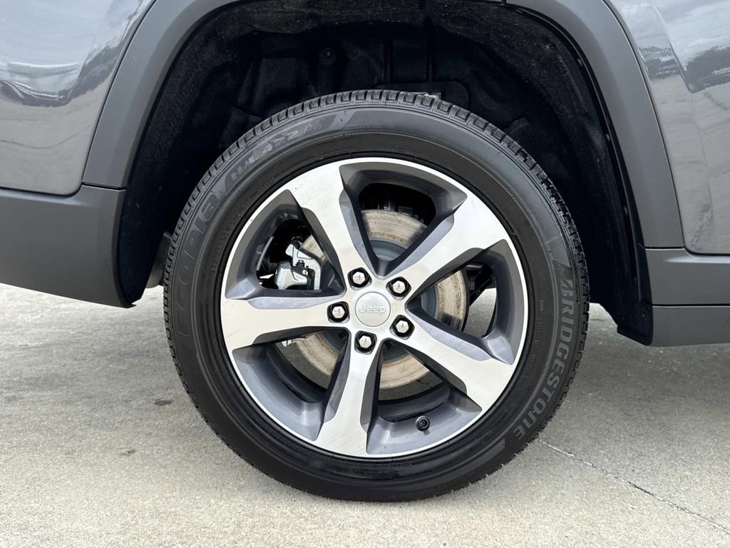 New 2026 Jeep Grand Cherokee L Limited RWD image 15