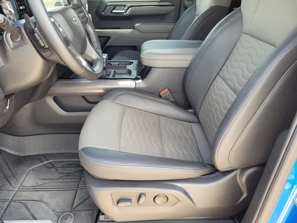 Used 2025 Chevrolet Silverado 1500 ZR2 AWD/4WD image 10