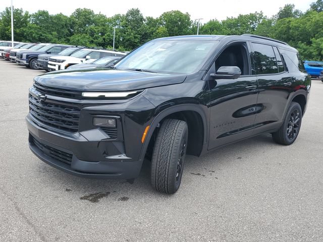 New 2026 Chevrolet Traverse LT w/ Midnight/Sport Edition AWD/4WD image 2
