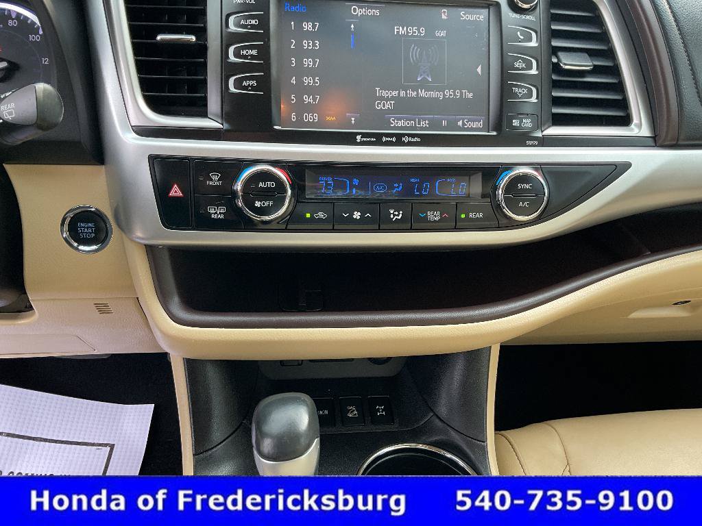 Used 2017 Toyota Highlander XLE AWD/4WD image 36