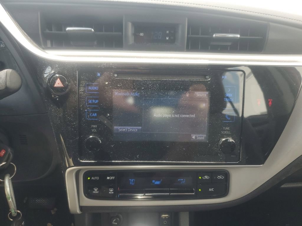 Used 2018 Toyota Corolla LE image 16