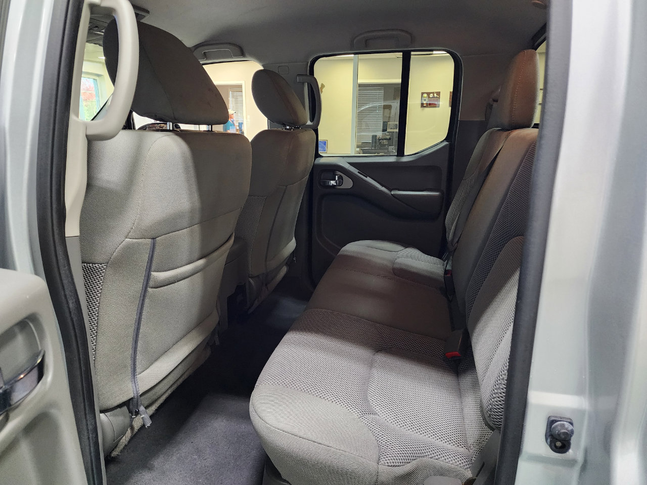 Used 2019 Nissan Frontier SV image 19