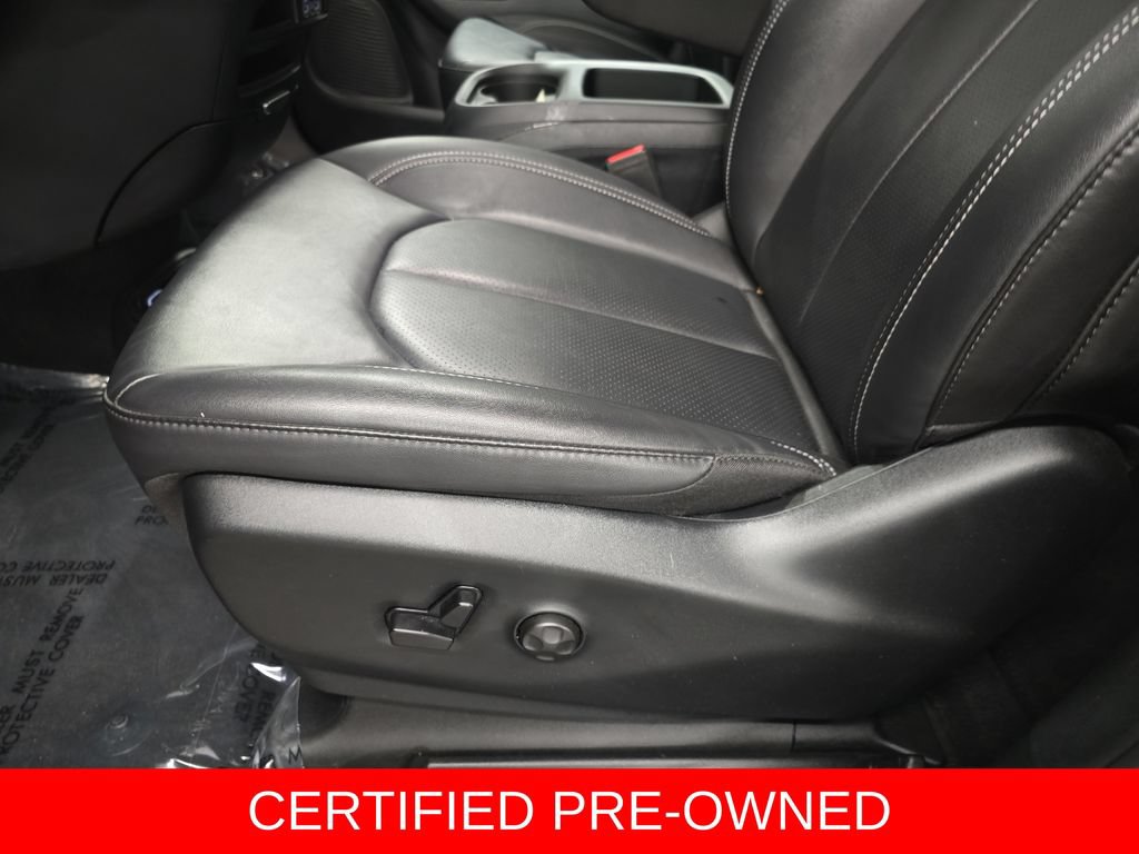 Used 2025 Chrysler Pacifica Select FWD image 29