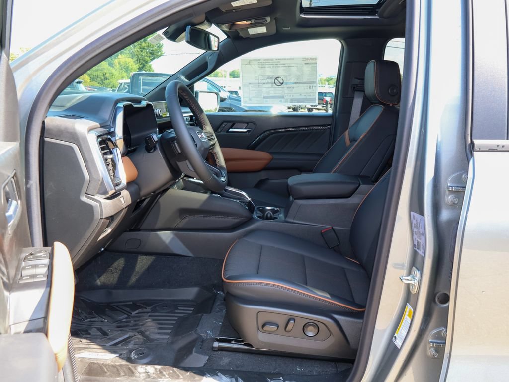 New 2026 GMC Canyon AT4 w/ Technology Plus Package AWD/4WD image 8
