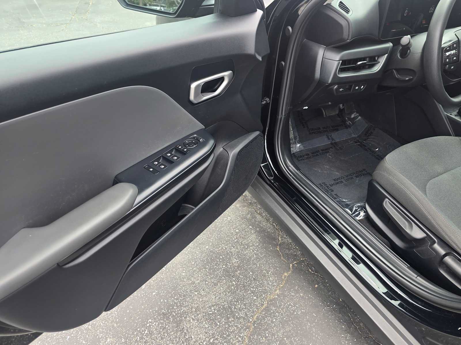 Used 2025 Kia K4 FWD image 20