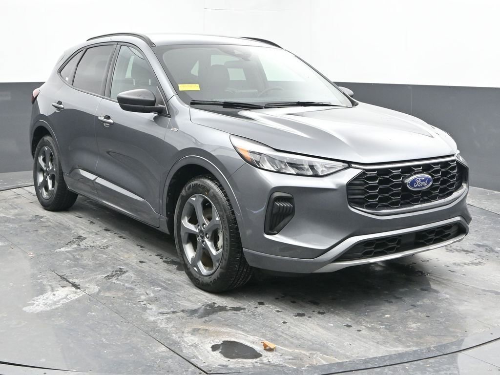 Used 2024 Ford Escape ST-Line image 3
