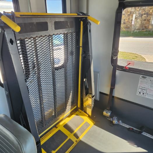 Used 2016 Ford E-350 and Econoline 350 Super Duty RWD image 10