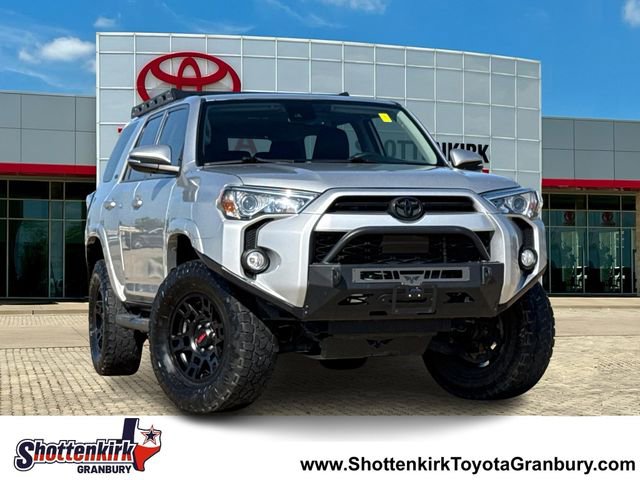Used 2020 Toyota 4Runner SR5 Premium w/ Moonroof Package AWD/4WD video 1