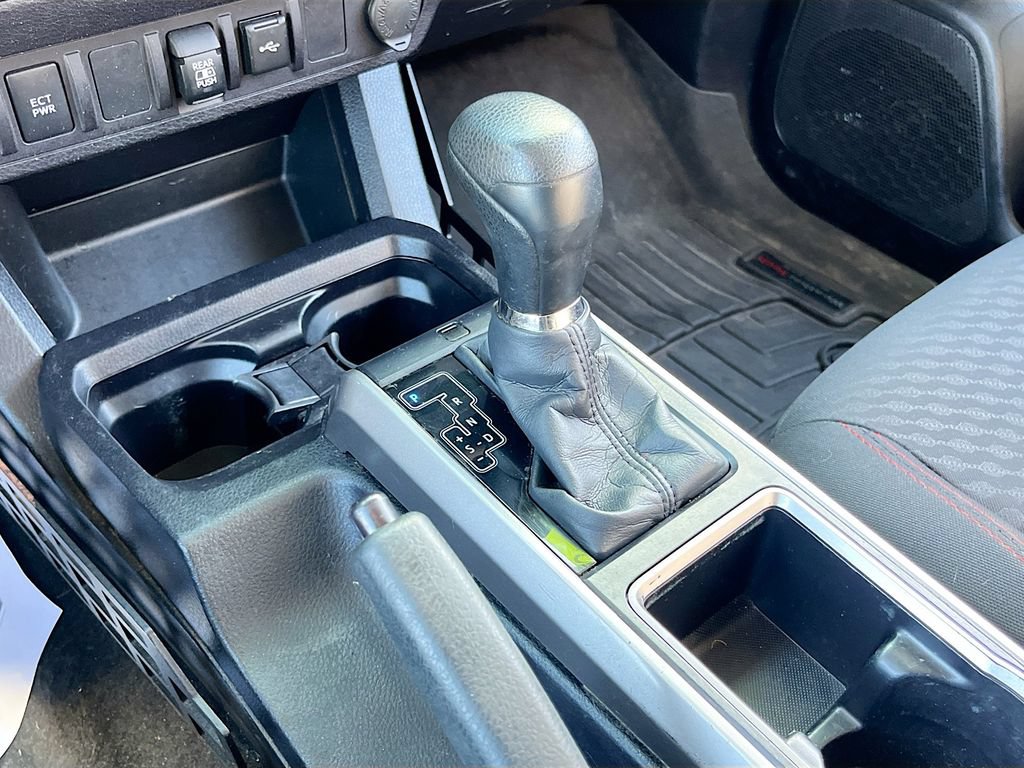 Used 2022 Toyota Tacoma SR5 w/ Technology Package AWD/4WD image 16