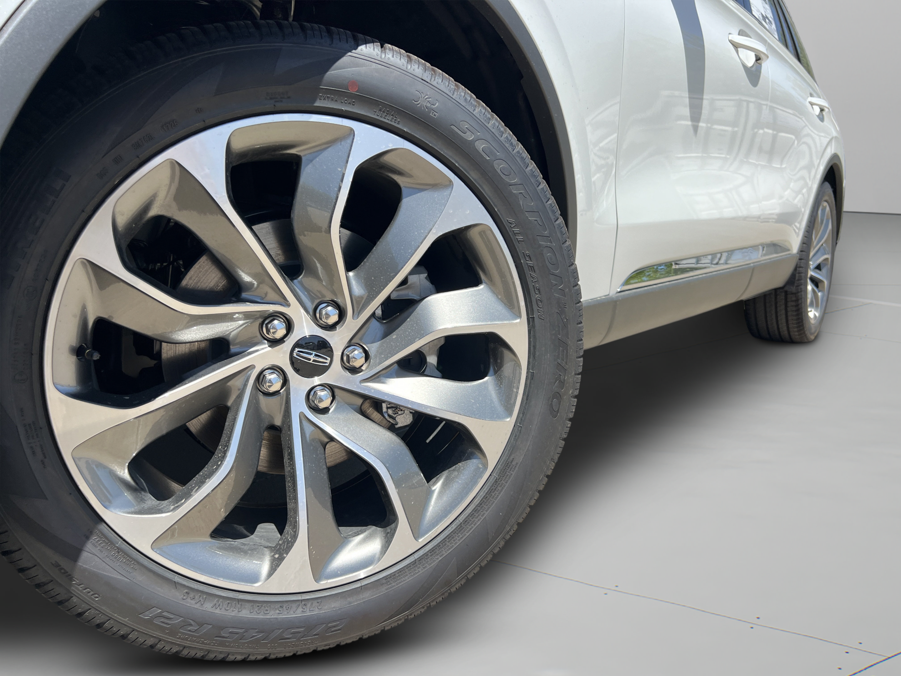 New 2026 Lincoln Aviator Reserve w/ Luxury Package RWD image 35