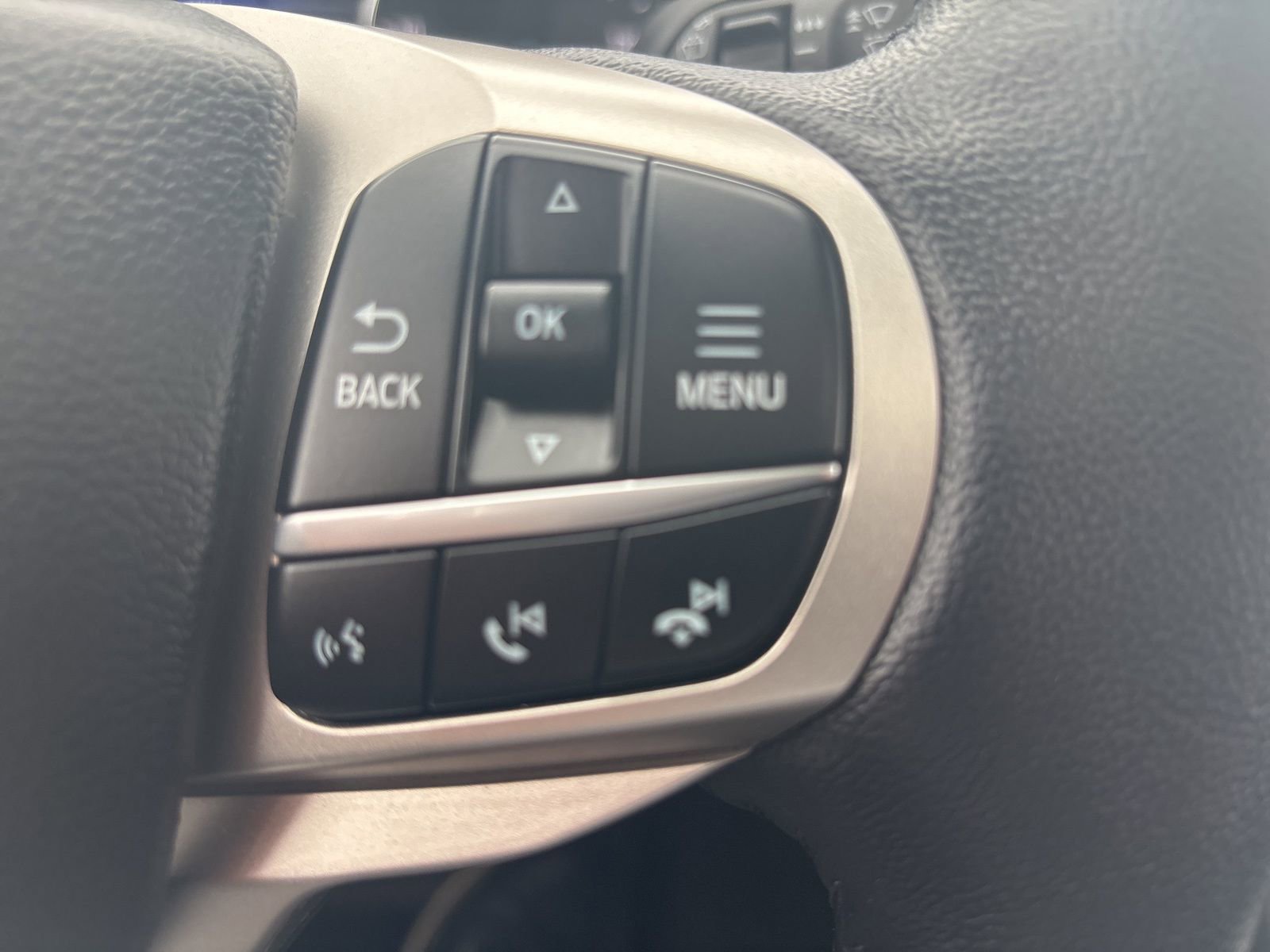 Used 2022 Ford Explorer XLT w/ Equipment Group 202A image 14