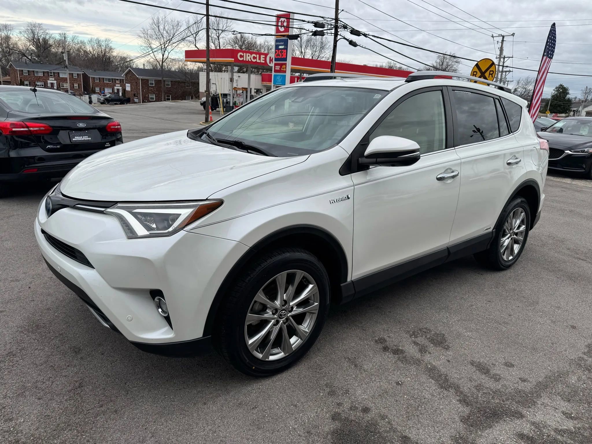 Used 2017 Toyota RAV4 Limited w/ Advanced Technology Package image 6