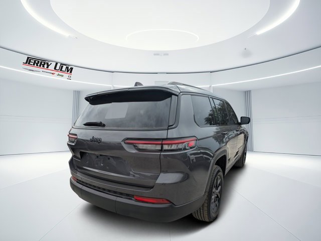 New 2025 Jeep Grand Cherokee L Laredo image 3
