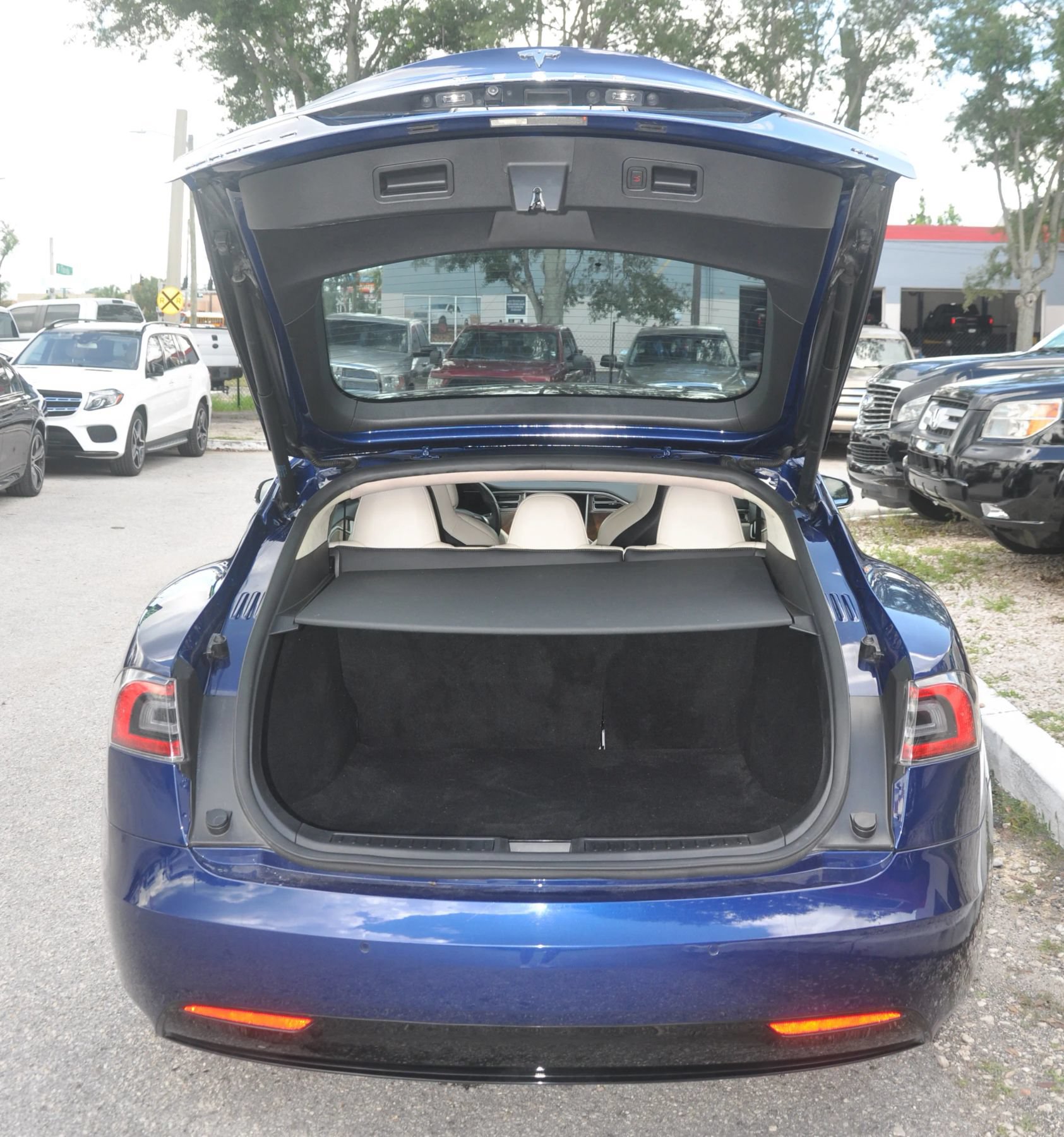 Used 2017 Tesla Model S 75 RWD image 17