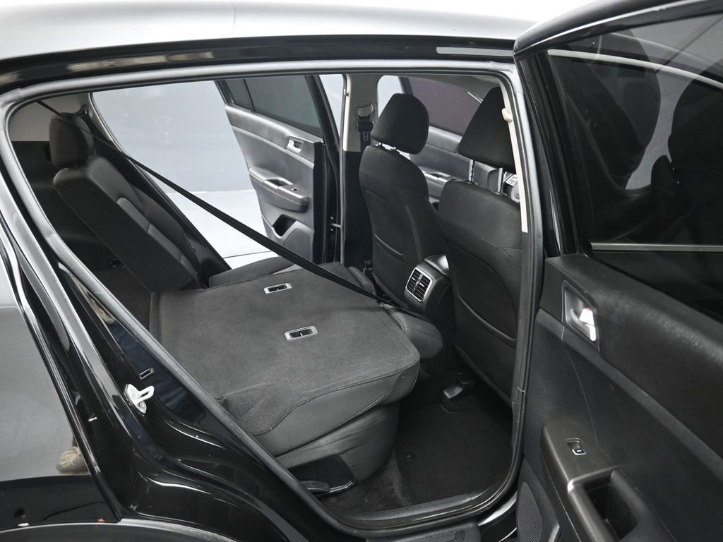 Used 2022 Kia Sportage LX image 27