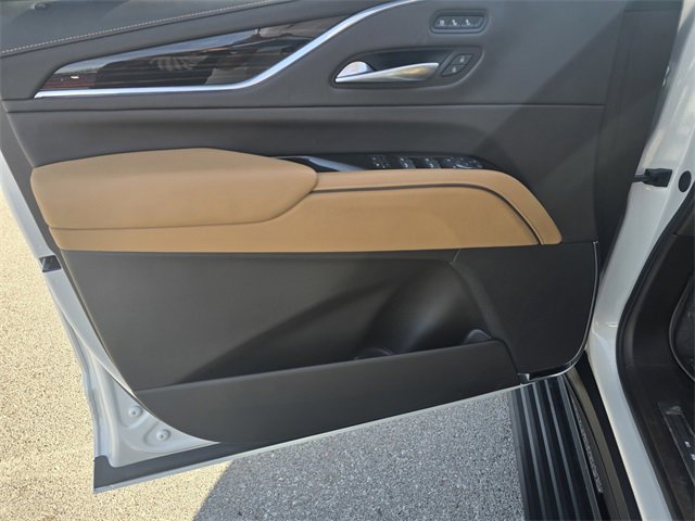 Used 2024 Cadillac Escalade Premium Luxury w/ Performance Package image 22