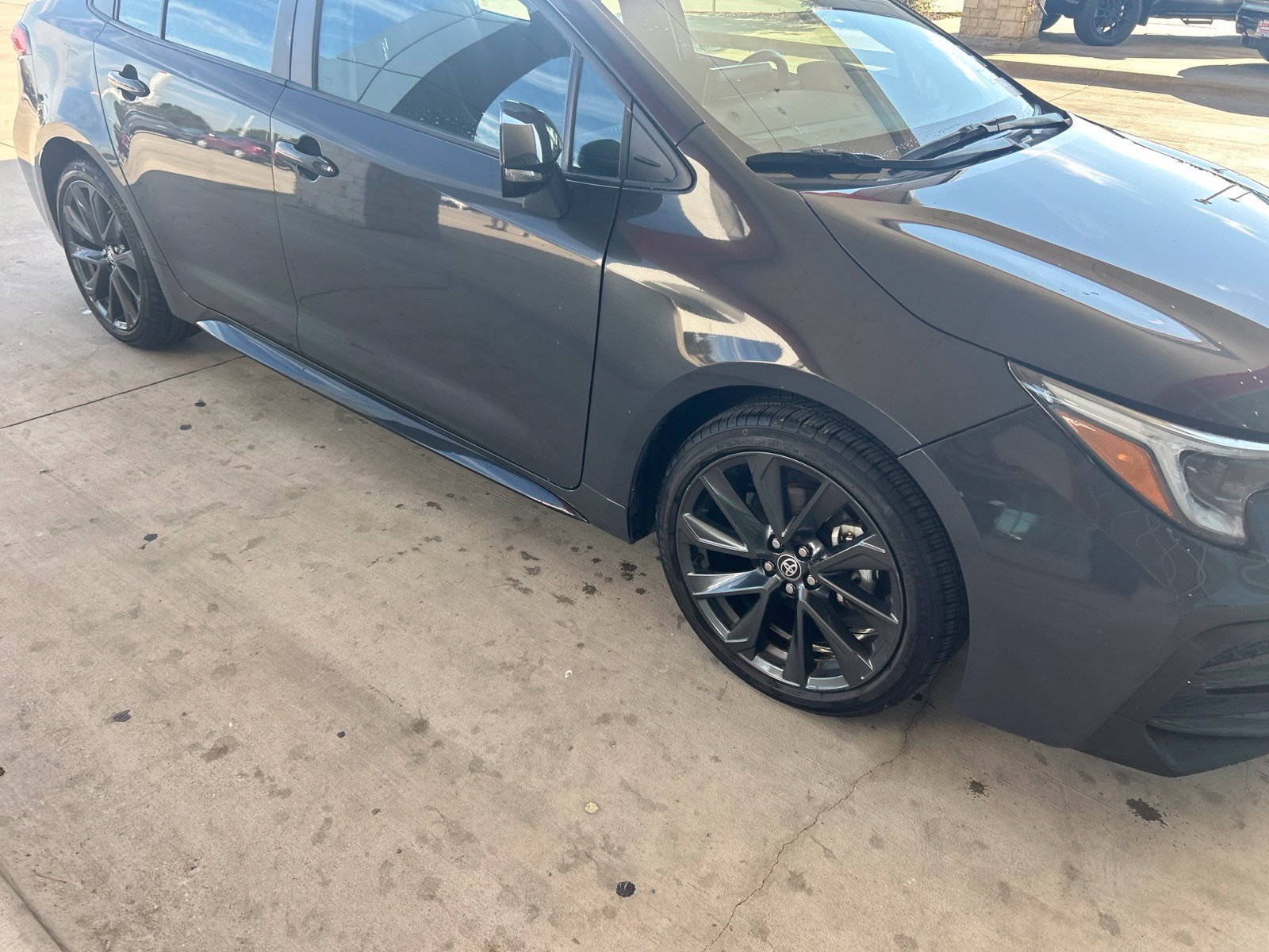 Used 2025 Toyota Corolla SE FWD image 4