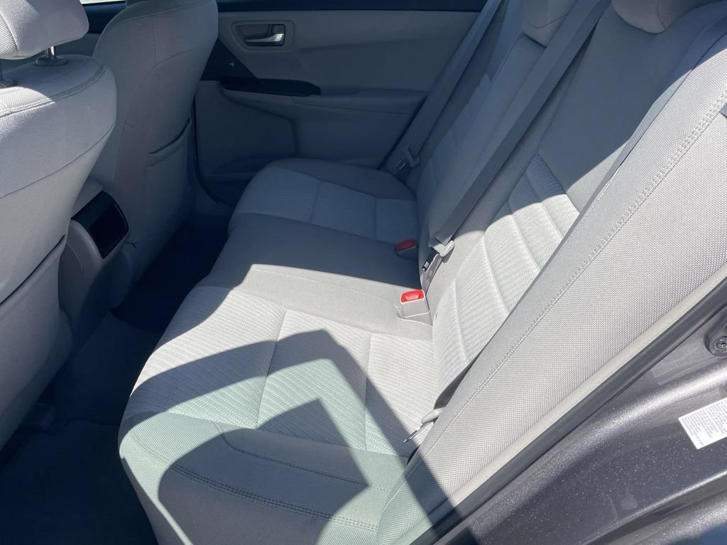 Used 2017 Toyota Camry LE FWD image 12