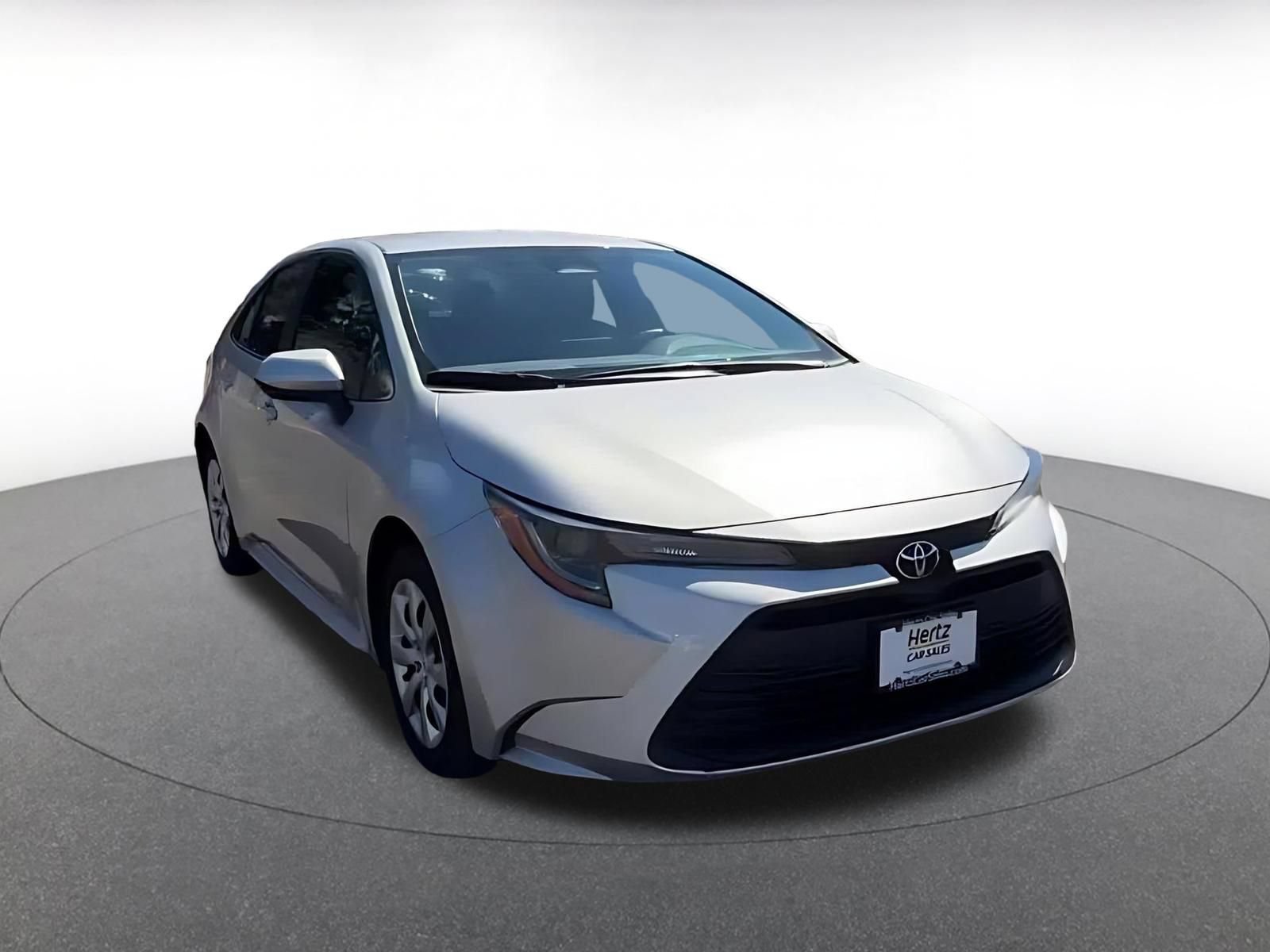 Used 2025 Toyota Corolla LE FWD image 3