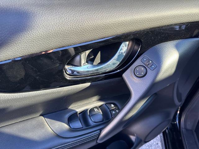 Certified 2022 Nissan Rogue Sport SV image 12