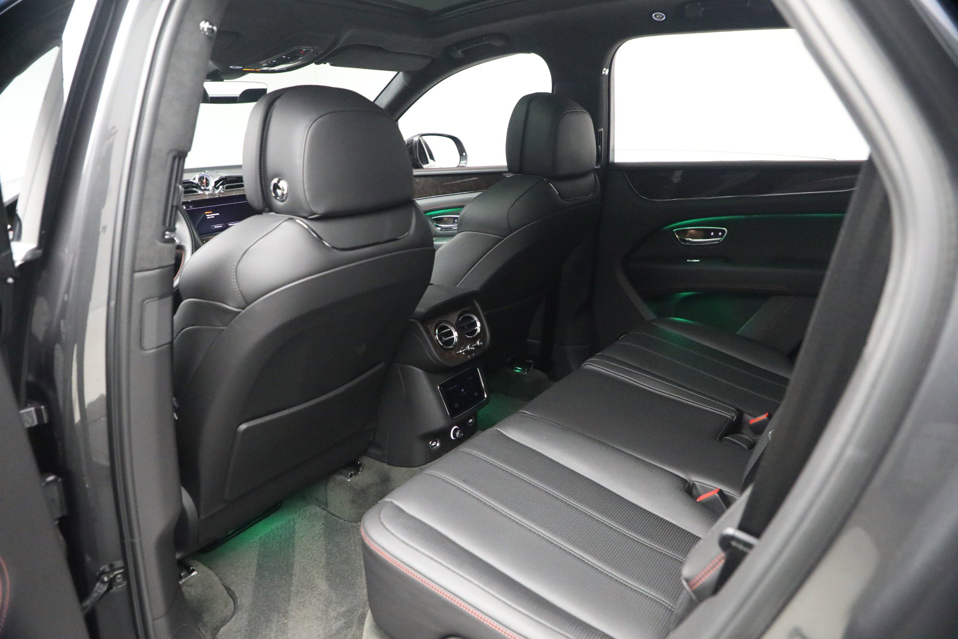 Certified 2021 Bentley Bentayga image 23