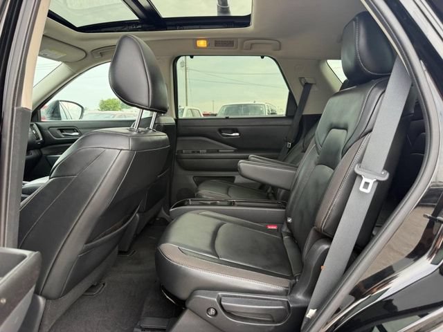 Used 2022 Nissan Pathfinder SL w/ SL Premium Package AWD/4WD image 11