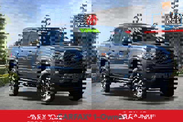 Used 2021 Toyota Tacoma TRD Sport w/ Technology Package image 2