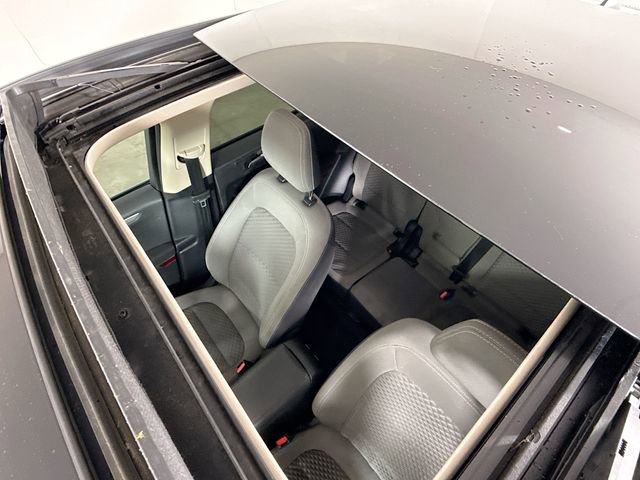 Used 2020 Ford Escape SE image 24