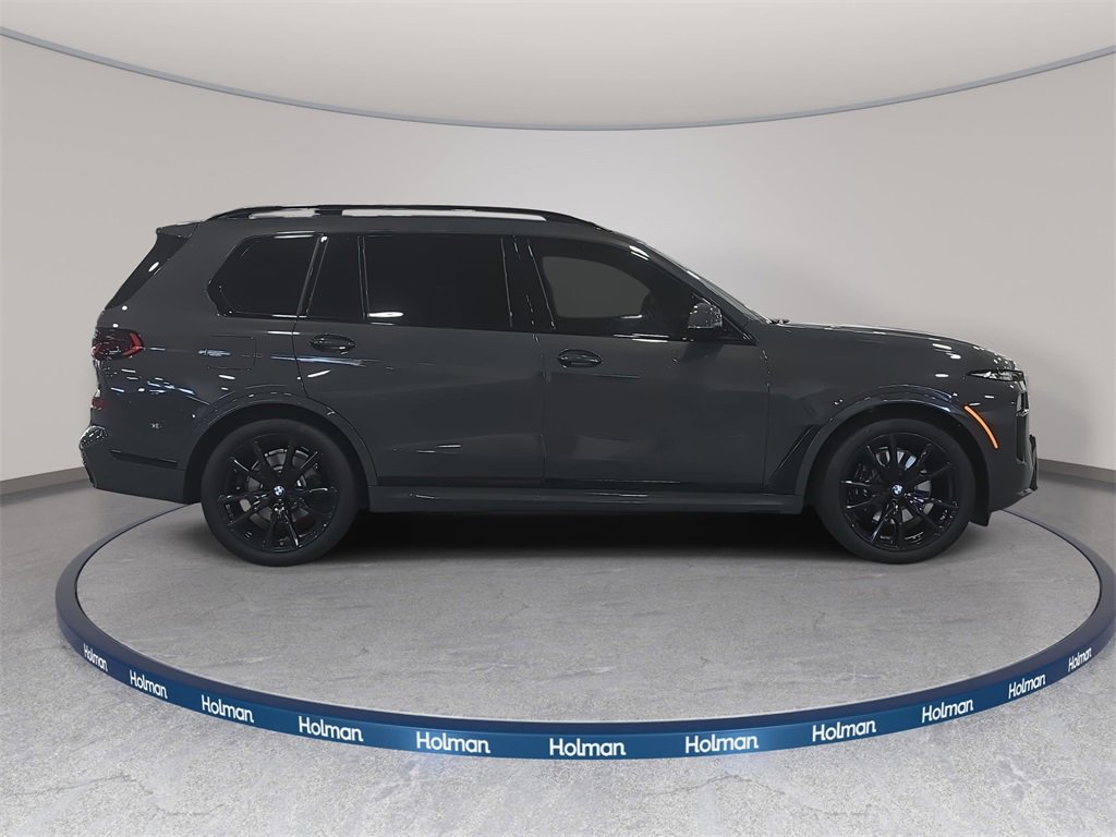 Used 2026 BMW X7 xDrive40i w/ M Sport Package image 5