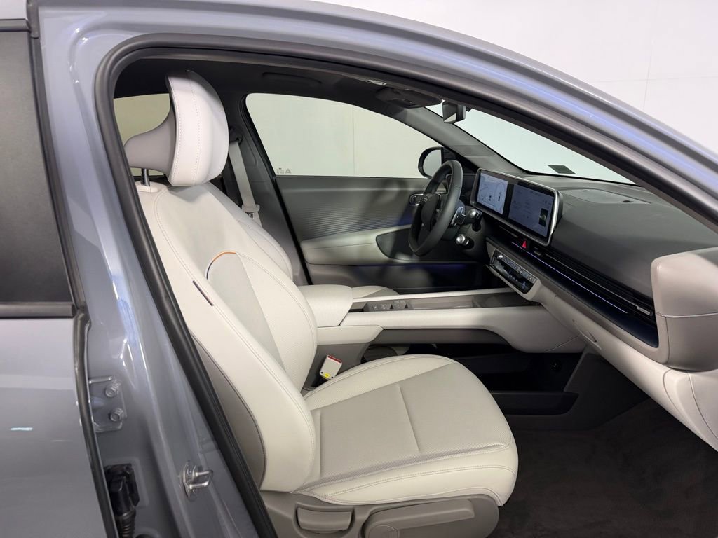 Used 2025 Hyundai Ioniq 6 SEL image 36