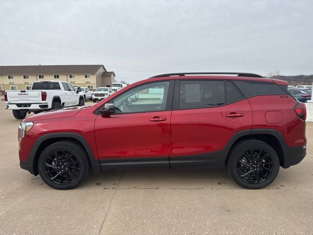 Used 2023 GMC Terrain SLE w/ Driver Convenience Package image 6