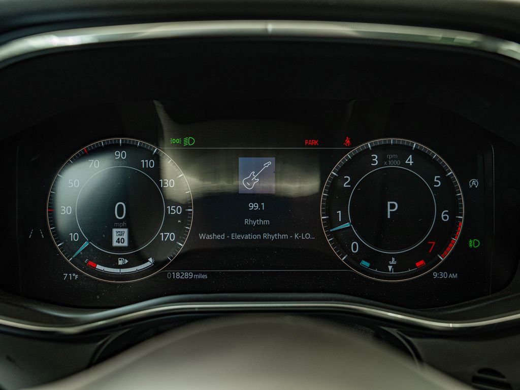 Certified 2025 Jaguar F-PACE R-Dynamic S AWD/4WD image 22