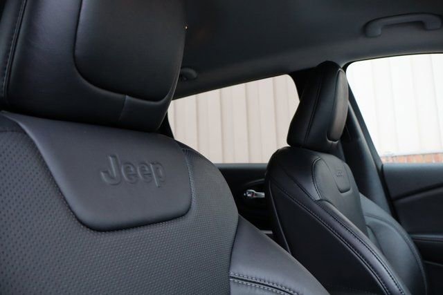 Used 2021 Jeep Cherokee Latitude Lux AWD/4WD image 42