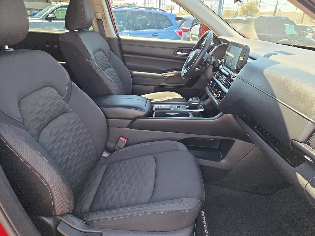 Used 2022 Nissan Pathfinder SV FWD image 19