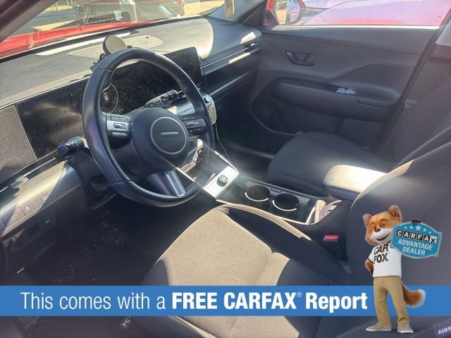 Used 2025 Hyundai Kona SEL image 2
