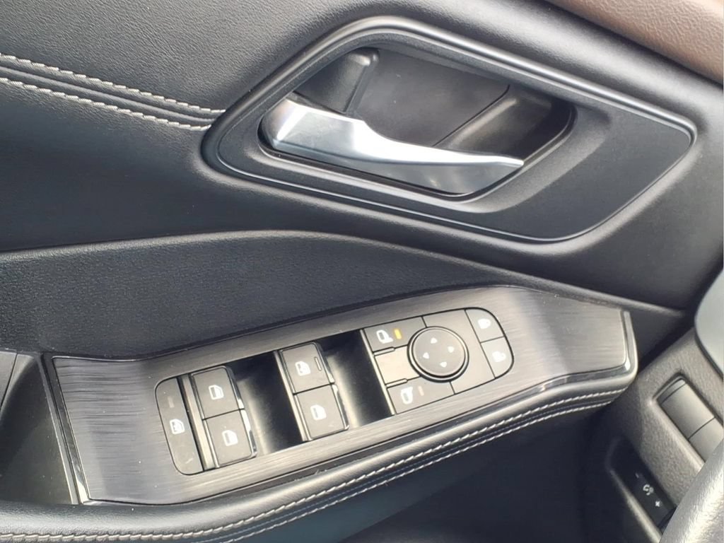 Used 2023 Nissan Rogue SV w/ SV Premium B Package FWD image 25