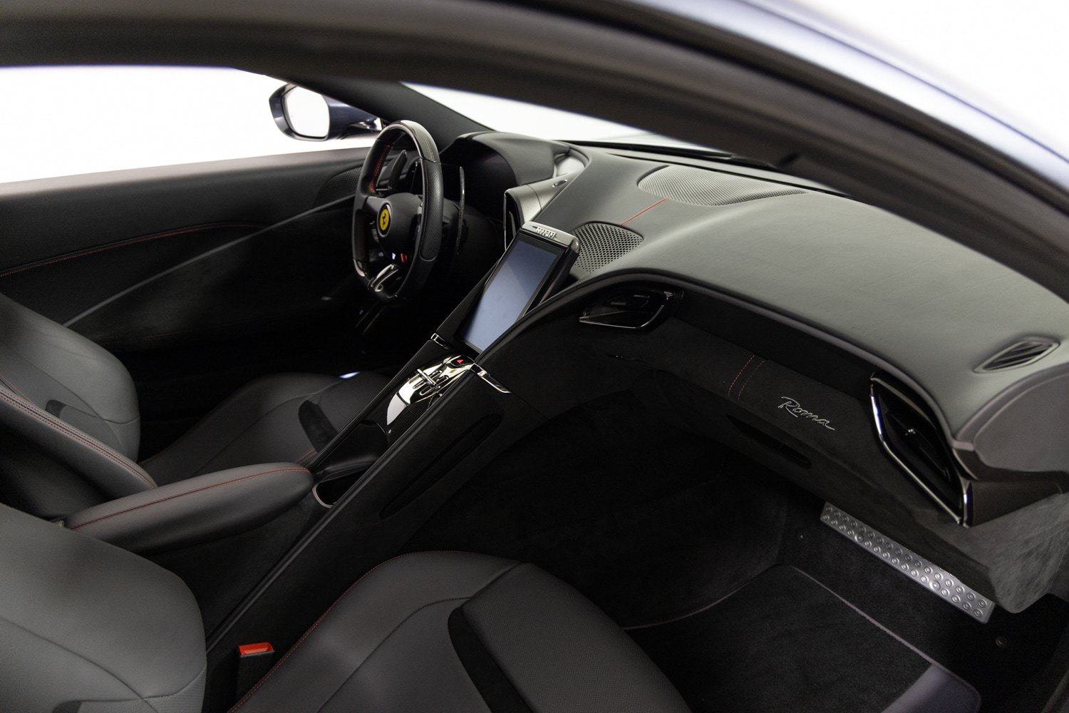 Used 2021 Ferrari Roma RWD image 23